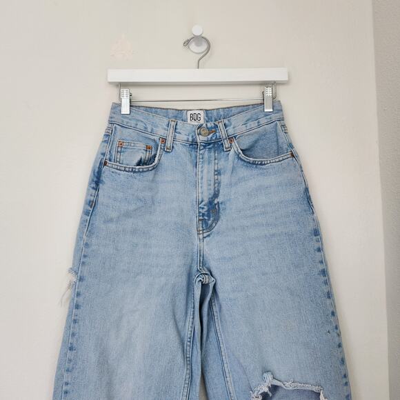 BDG Urban Outfitters Baggy Jeans High Rise Baggy Light Wash Distressed Jeans 26 - Picture 2 of 8